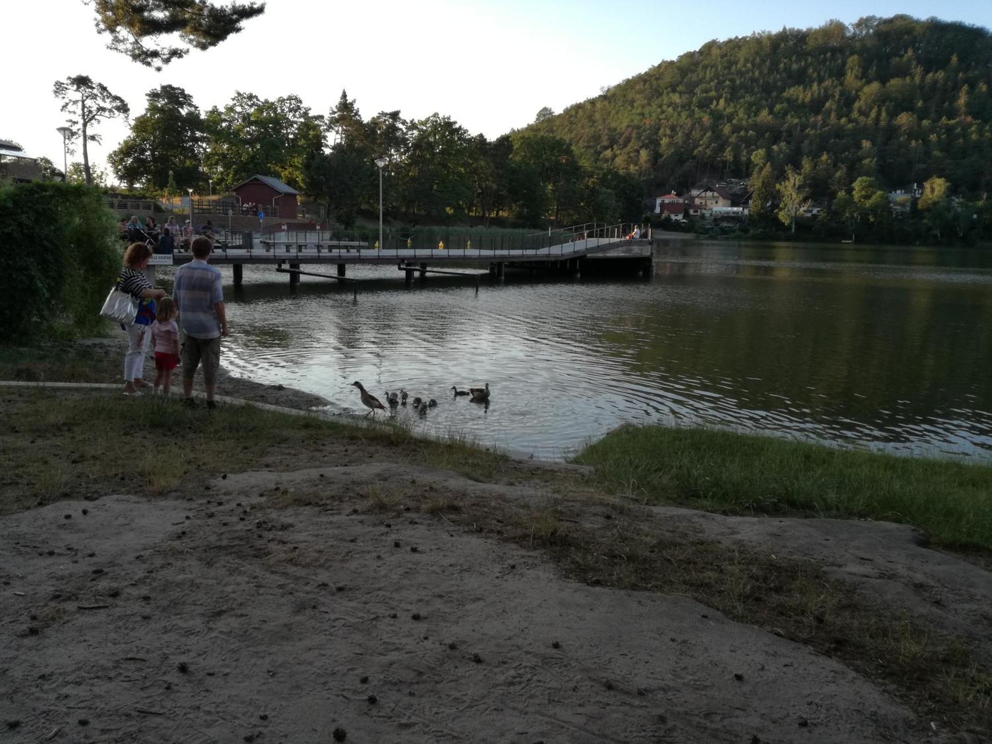 Penzion Diana Machovo Jezero Staré Splavy Zewnętrze zdjęcie